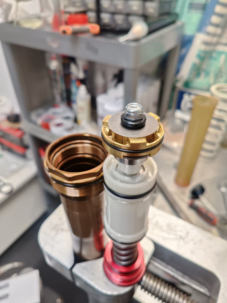E2R Suspension
