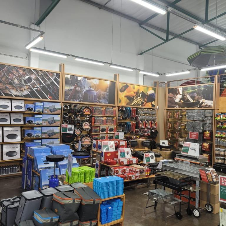Outdoor Warehouse Tokai